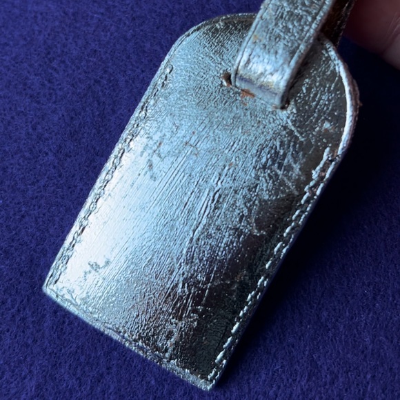 LV Authentic METALLIC Silver Leather Name Tag Bag Charm Key Chain RARE OAK - Picture 10 of 14